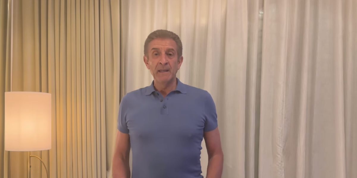 Ezio Greggio alla mamma di Enea, il neonato abbandonato: «Torna, ti aiuteremo, avere un bambino è una grande fortuna»