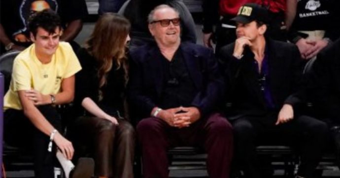 Jack Nicholson riappare di nuovo in pubblico: in prima fila alla partita di basket