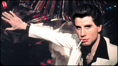 John Travolta, all’asta l’iconico abito bianco indossato dall’attore ne “La febbre del sabato sera”