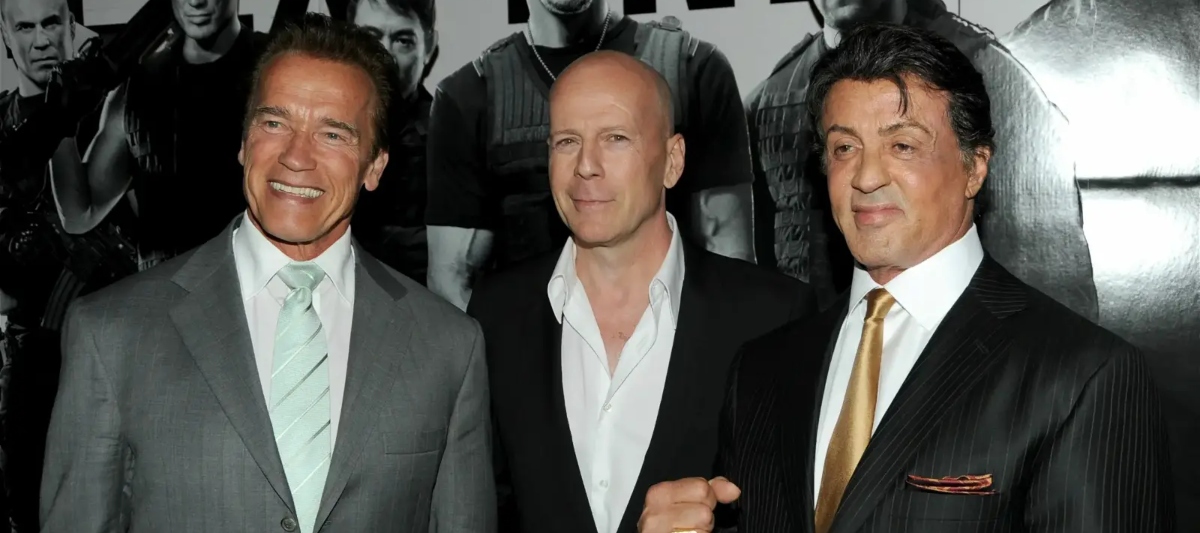 Schwarzenegger sul ritiro di Willis: “Rimarrà sempre una grande star, noi eroi di azioni non ci ritiriamo mai davvero”