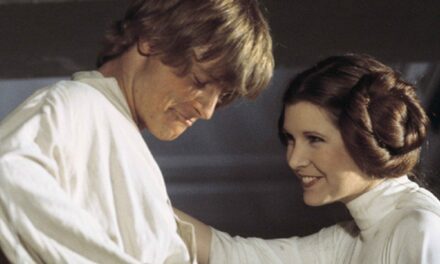 Star Wars, Mark Hamill ricorda Carrie Fisher: “È difficile pensarla al passato, mi ha lasciato tantissimo”