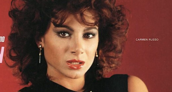 Carmen Russo: “Rappresentavo una tipologia di donna perfetta per gli anni ’80. Fellini mi chiamava la Russina”