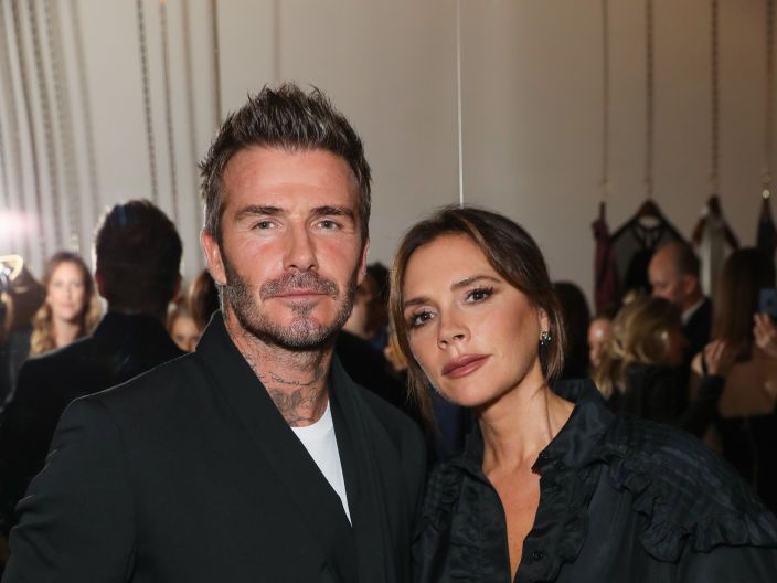 Victoria Beckham rivela: “In 24 anni di matrimonio David non mi ha mai vista senza sopracciglia”