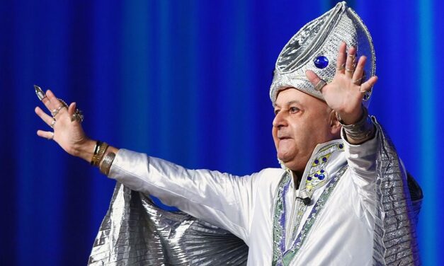 Divino Otelma: “Predicevo il futuro ad attori e cantanti come Gigi Proietti e Julio Iglesias, non ho mai fallito le mie previsioni”