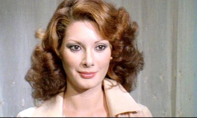Edwige Fenech: “Giravo anche 8 film l’anno. Avevo bisogno di lavorare e non ero schizzinosa. Non rinnego niente”