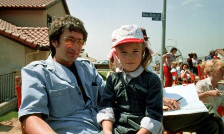 Drew Barrymore su Steven Spielberg: “È stata l’unica figura paterna nella mia vita”