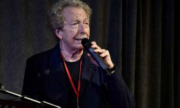 Fabio Concato aggiorna sul suo stato di salute: «Tutto procede, compreso il mio desiderio di guarire. Io sono ancora qua … e già»