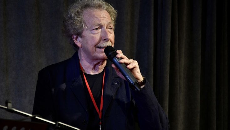 Fabio Concato aggiorna sul suo stato di salute: «Tutto procede, compreso il mio desiderio di guarire. Io sono ancora qua … e già»