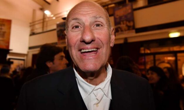 Stefano Masciarelli: “La mia prima imitazione in pubblico fu durante il militare. Il personaggio che mi ha cambiato la vita è stato Agnelli”