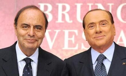 Bruno Vespa: “A Silvio Berlusconi consigliavo di mostrarsi in tv senza trucco e con i suoi capelli…”
