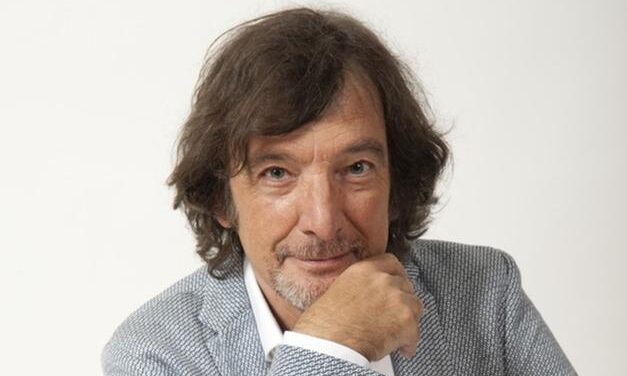 Claudio Cecchetto: “Un vero talento? Stefano De Martino! Berlusconi? Mi fece entrare negli studi di Canale 5 anche se avevo dimenticato il pass”