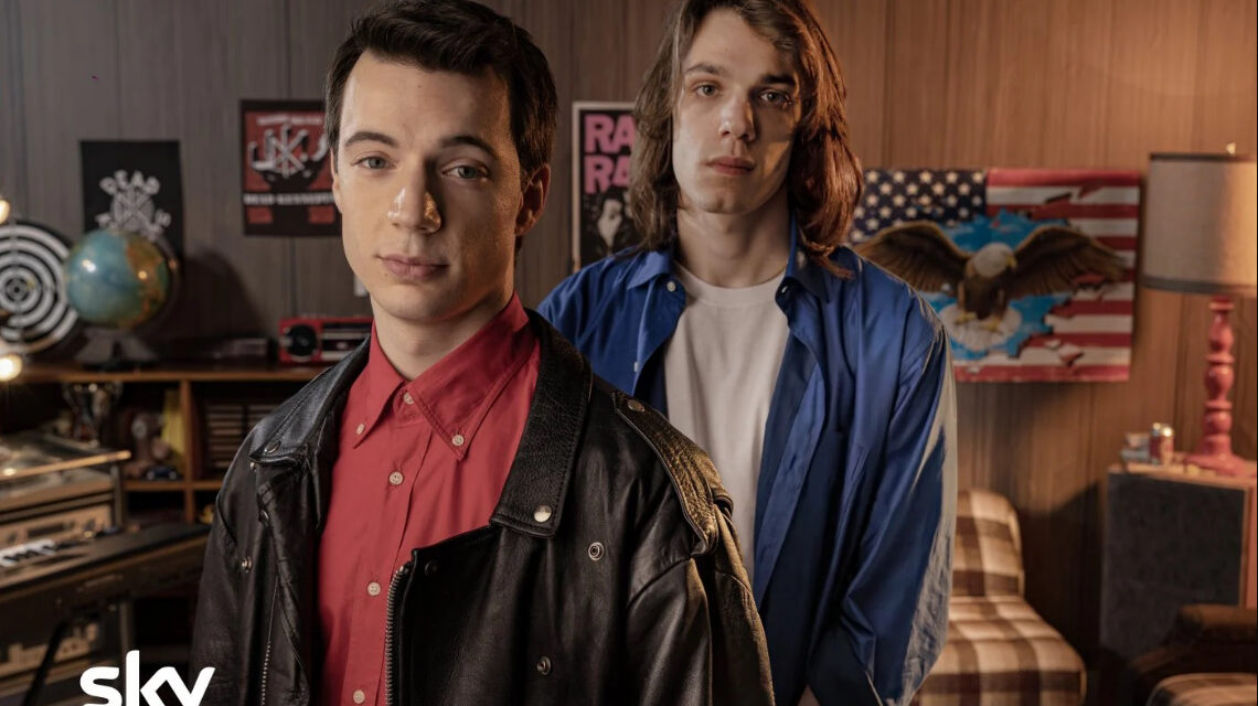 Hanno ucciso l’Uomo Ragno – La vera storia degli 883, Max Pezzali sulla serie tv: “A Pavia, mentre giravano, si è creata una sorta di ossessione collettiva”