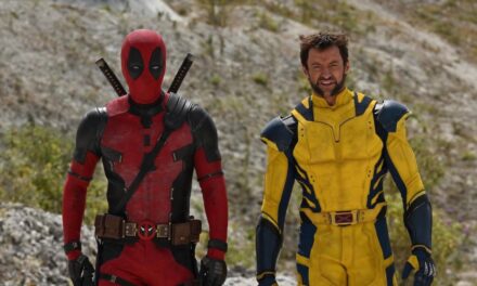 Hugh Jackman torna Wolverine in Deadpool 3: ecco la prima foto con il costume