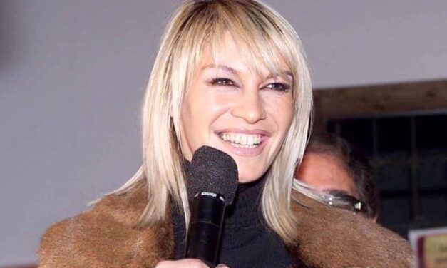 Mascia Ferri, concorrente del Gf compie 50 anni: “Dopo il Gf fui costretta a prendere una guardia del corpo. Non potevo nemmeno più andare in bagno in autogrill”