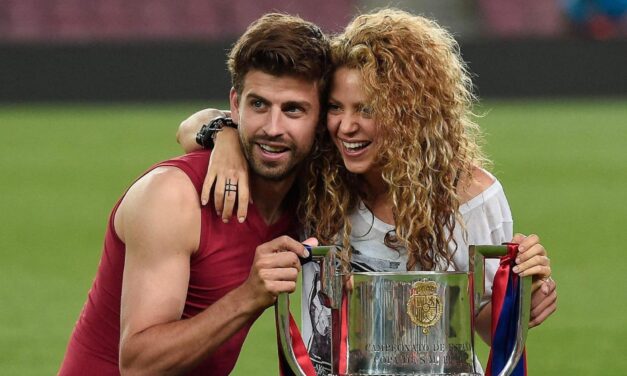 Piqué infastidito dalla folla in discoteca che urla ‘Shakira’: “Io sono campione del mondo, voi non siete nessuno”