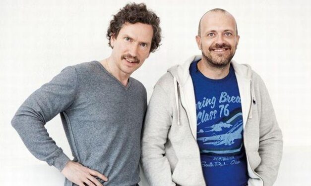 883, Repetto sulla leggenda che lavora a Disneyland dentro un costume da Pippo: “L’unica che ci tengo davvero a smentire!”