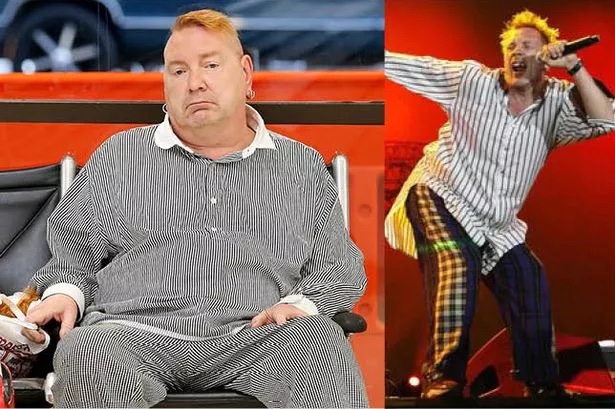 Johnny Rotten: «I Sex Pistols mi hanno sempre odiato, viscidi, mi hanno portato in tribunale quando mia moglie stava morendo»