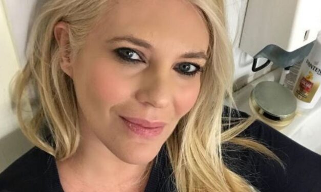 Eleonora Daniele: “A scuola mi bullizzavano, sono cresciuta con la sindrome del brutto anatroccolo. Il tempo che passa? Non mi spaventa!”