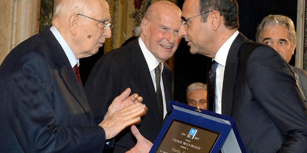Carlo Conti ricorda Napolitano: “Il nostro ricordo da italiani va a un grande italiano”