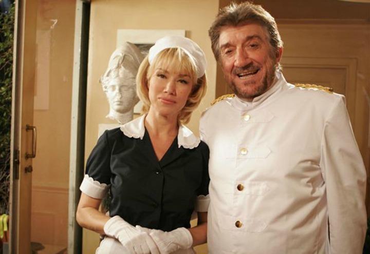 Nancy Brilli: “Proietti? Aveva paura di volare. Durante un viaggio per il Sud Africa mi tenne sveglia 17 ore e arrivò a perdersi un calzino”