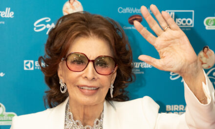Sophia Loren, brutta caduta in casa: frattura al femore e intervento chirurgico in ospedale