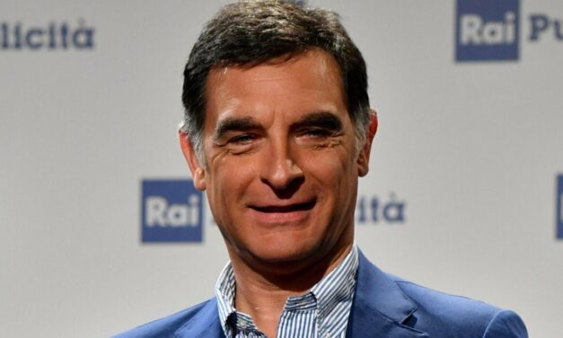 Tiberio Timperi: “Volevo fare esattamente quello che poi ho fatto. L’illuminazione l’ho avuta a 14 anni, in un sottoscala di un bar dove c’era una piccola radio”