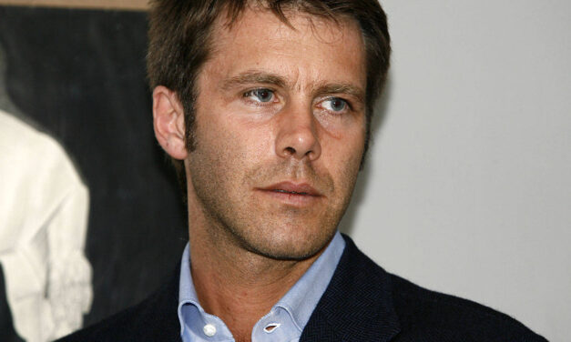 Emanuele Filiberto: “Con mia moglie viviamo separati, una ex mi lanciò nella vasca da bagno un phon acceso. Il bidet? E’ roba italiana, non l’ho mai usato!”