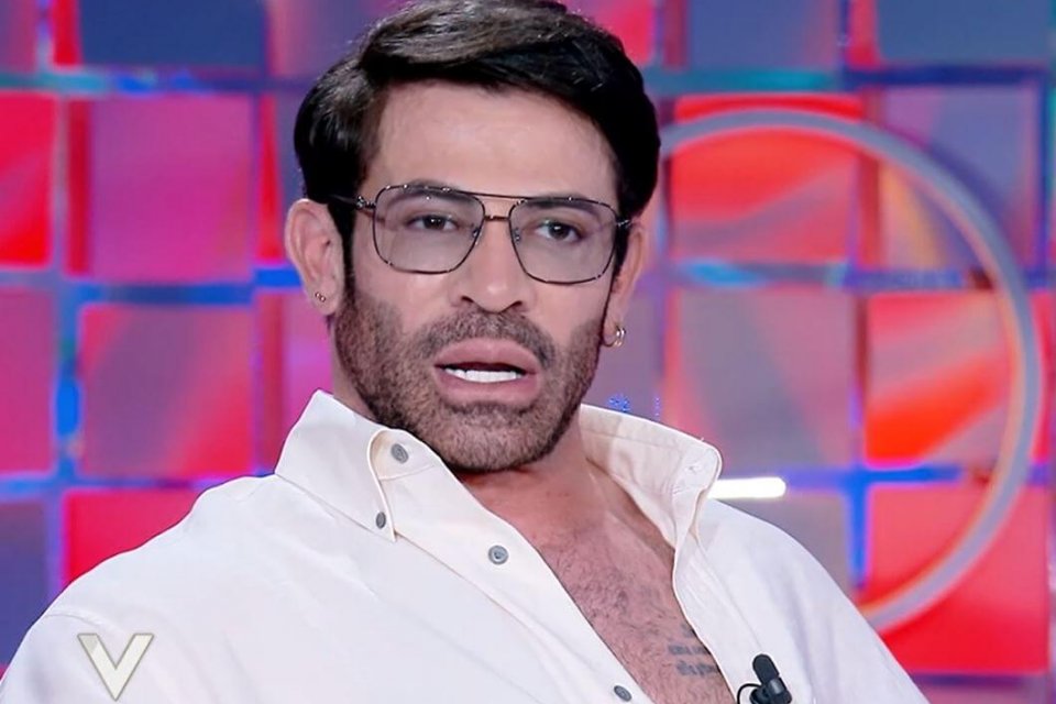 Gianni Sperti in tribunale: “Vittima di atti persecutori, minacce e atteggiamenti ossessivi”