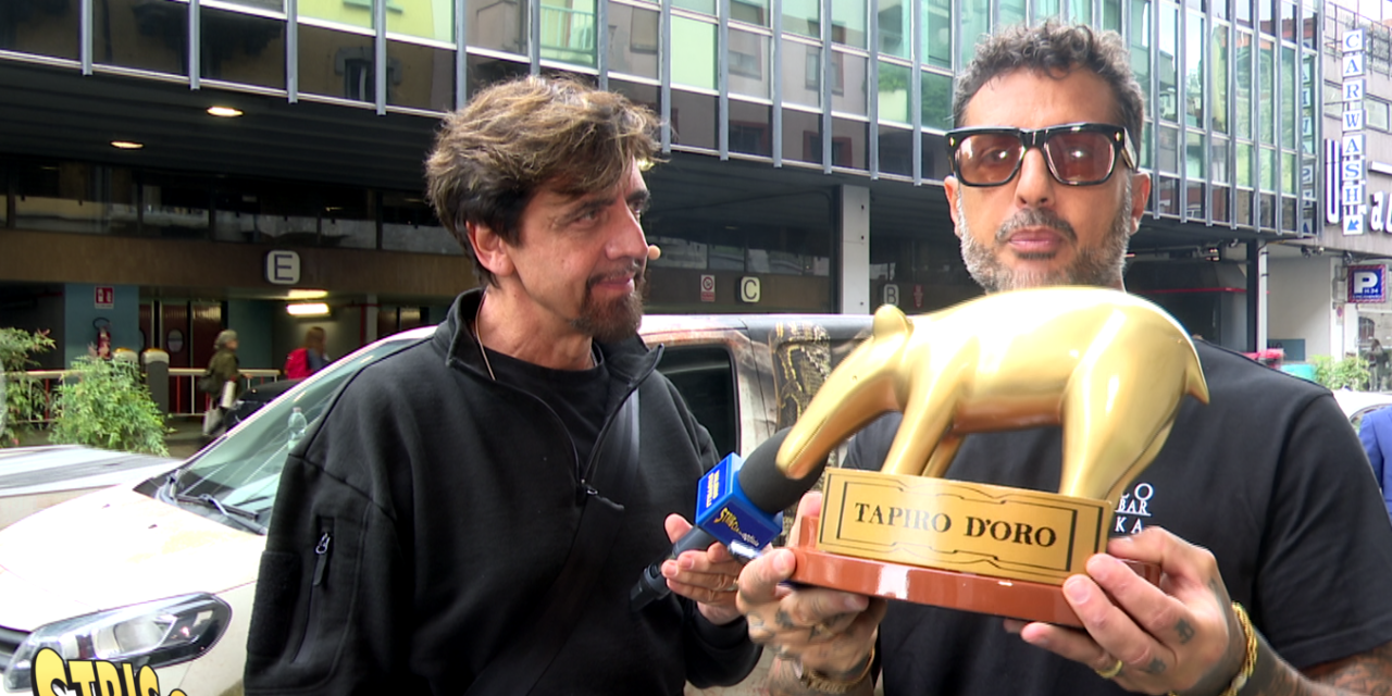 Striscia, nuovo Tapiro per Fabrizio Corona che torna l’attacco: «Ho le prove e le farò vedere: il 30% dei calciatori è coinvolto»