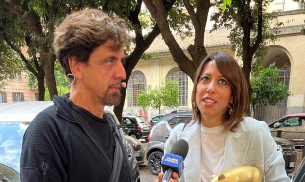 Striscia, Tapiro D’Oro a Nunzia De Girolamo: «Nessuna censura a Corona, mancava il tempo di verificare il materiale prima della diretta»