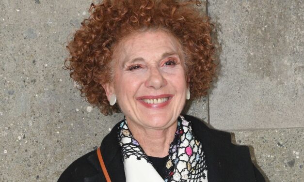 Cinzia Leone: “Mia madre mi ha salvato la vita, quella sera dell’aneurisma non volevo uscire. Dopo io ho vissuto solo per guarire. Ci sono voluti 30 anni ma l’ho fatto”