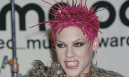 Pink ricorda l’overdose a 16 anni: «Avevo preso di tutto e sono quasi morta, ma è stata l’ultima volta che mi sono drogata»