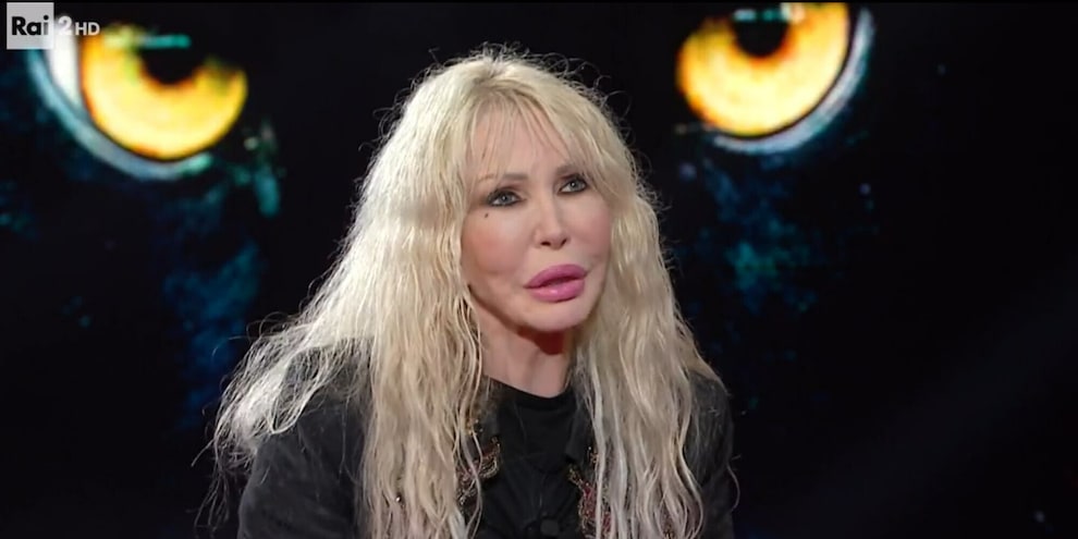 Ivana Spagna: “Mi sono rifatta tutta, tranne le orecchie”