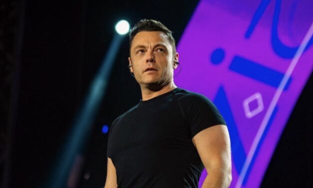 Tiziano Ferro ufficializza il divorzio: “Il dolore passa e diventa un dono, saggezza”
