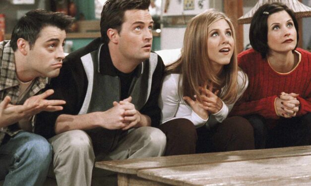 Jennifer Aniston, Courteney Cox e David Schwimmer ricordano Matthew Perry