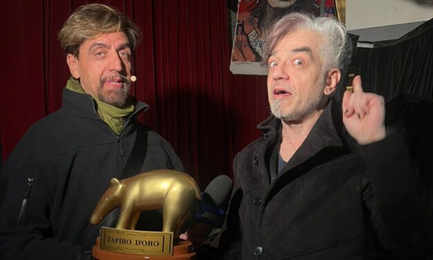 Morgan riceve il Tapiro d’oro, dopo l’allontanamento da X Factor: “Lì è tutto organizzato. Ho smascherato la loro tresca. Non hanno cultura musicale”