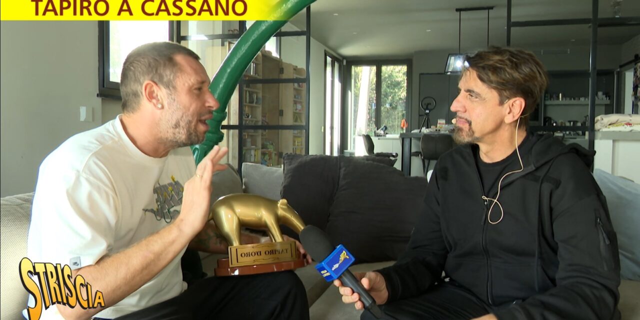 Antonio Cassano riceve il Tapiro d’oro per la fine di BoboTv: “I soldi non c’entrano niente, quelli li ho per tutta la vita”