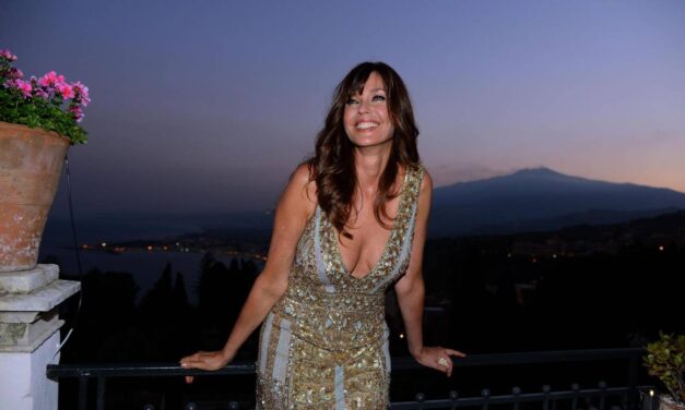 Carol Alt si è iscritta a OnlyFans: “Quarantaquattro anni di lavoro e non possiedo una delle mie foto. Lì posso decidere”