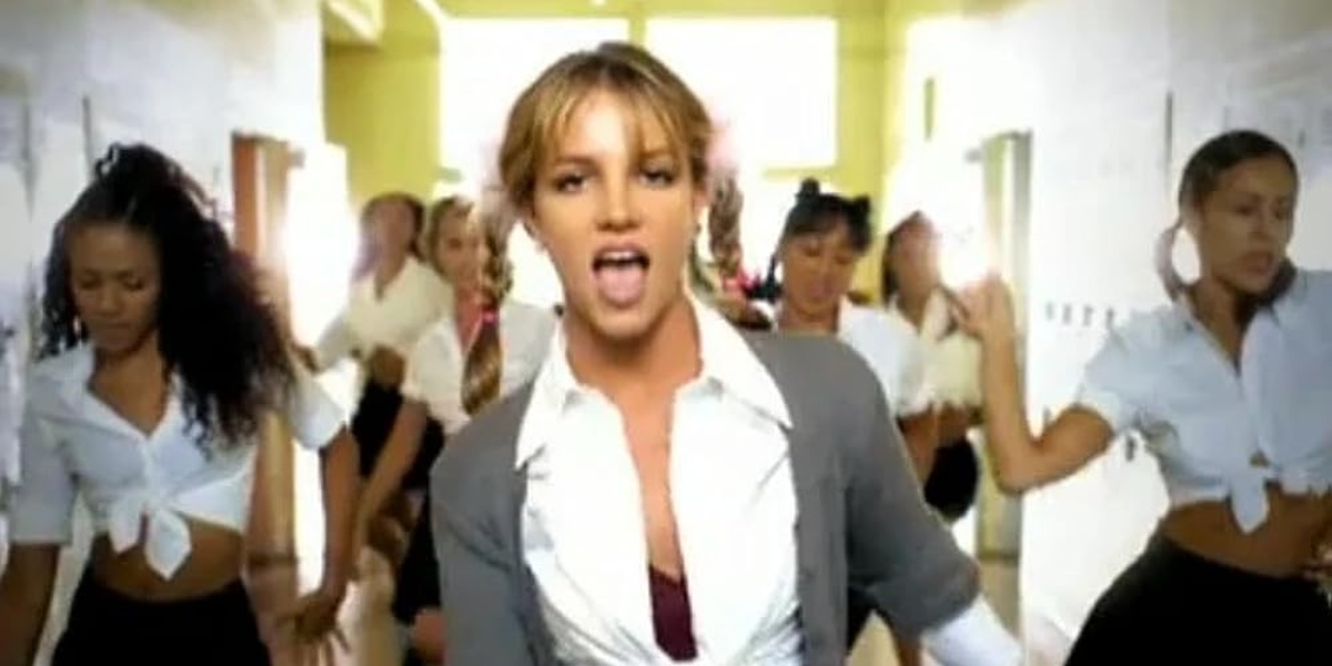 Britney Spears su Baby One More Time: “Sapevo che era una grande canzone, parla dello stress a cui tutti noi andiamo incontro quando siamo adolescenti”