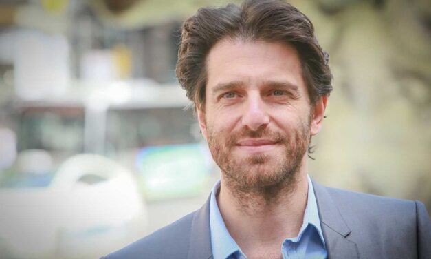 Giampaolo Morelli: «Ho scoperto il mio vero padre dopo 49 anni: ora voglio il test del Dna»