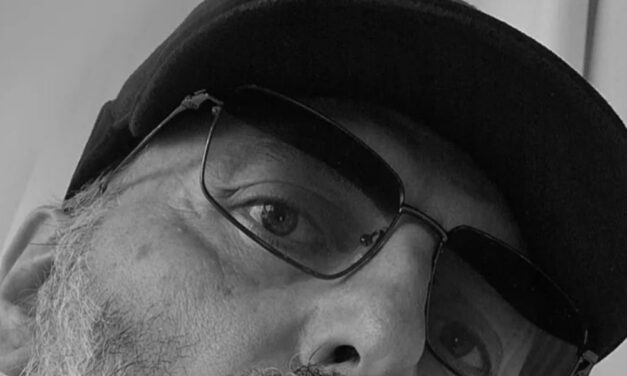 Gigi D’Agostino riappare sui social e aggiorna sul suo stato di salute: “Va molto meglio”