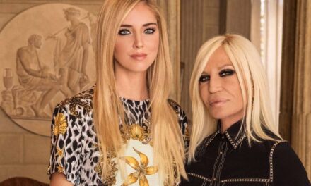 Donatella Versace difende Chiara Ferragni: “Non deve scusarsi, lei e Fedez sono esempi per l’Italia”