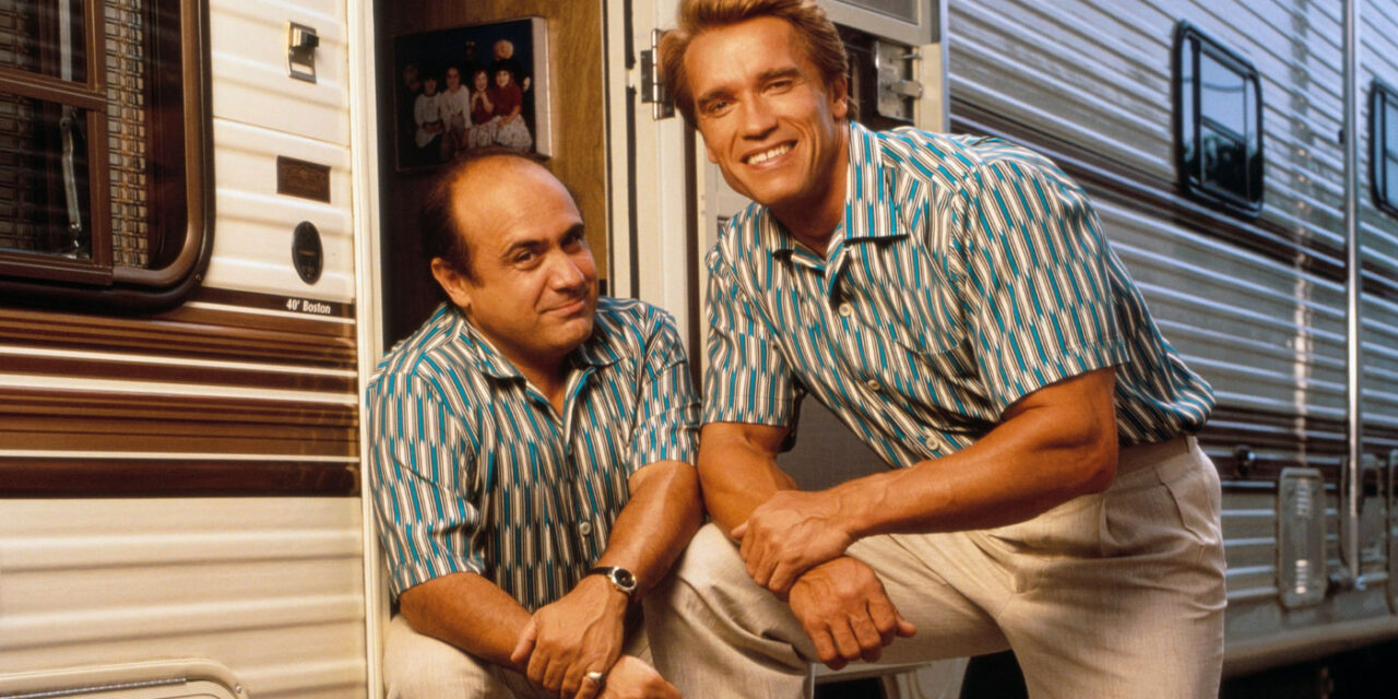 I gemelli, Danny DeVito: “Schwarzenegger amava farmi gli scherzi sul set. Io ero a dieta, mi faceva portare tutte schifezze del camerino”