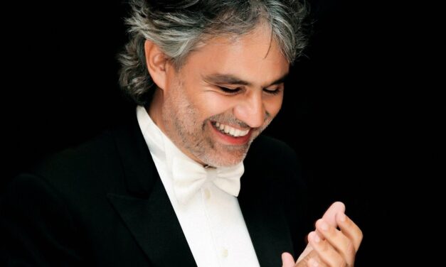 Andrea Bocelli: “Il successo di ‘Con te partirò’? E’ merito dell’ultimo incontro della carriera di un pugile tedesco che scelse questa canzone per quella serata!”