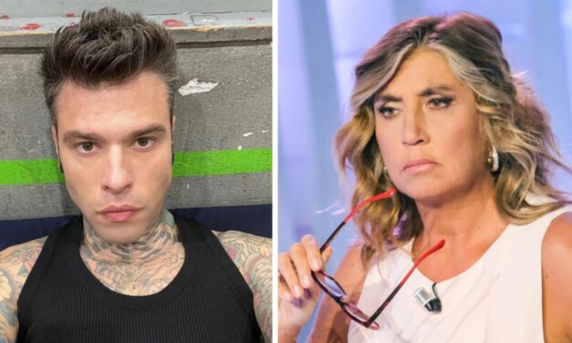 Fedez contro Myrta Merlino per le telecamere di Pomeriggio5 sotto casa: “Barbara d’Urso lo faceva meglio. Ecco le priorità dell’informazione italiana”