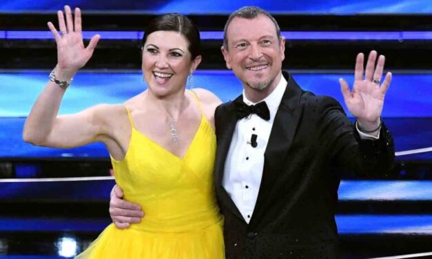 Giovanna Civitillo: “Mi accusano di essere raccomandata, ma lavoro in Rai dal 96 come ballerina”