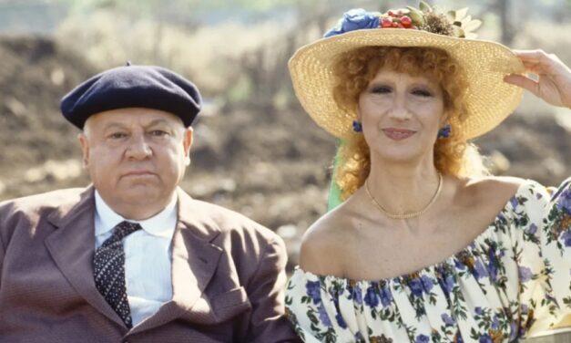 Fantozzi, Anna Mazzamauro su Villaggio: “Era sempre disponibile a ripetere le scene, veniva nella mia roulotte per ripassare”