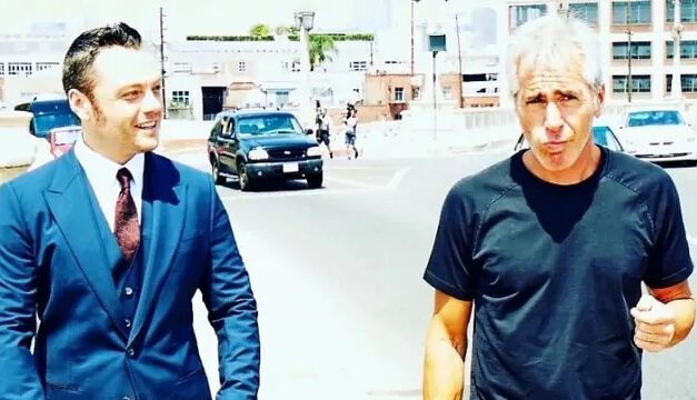 Tiziano Ferro e il manager si separano dopo 23 anni: “Ti auguro la luce che ti meriti e che io non ho più”