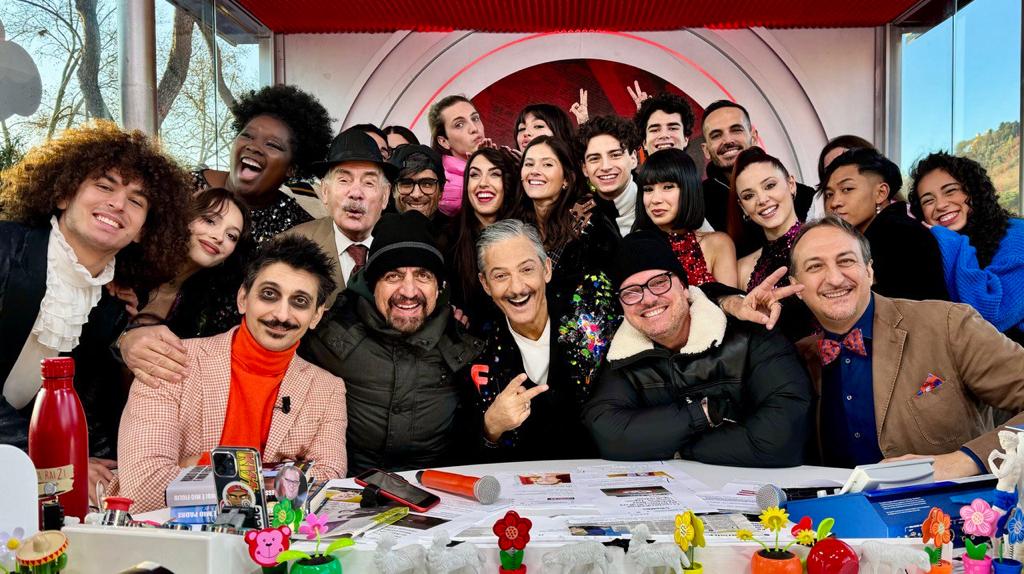 ‘VIVA RAI2!’, Fiorello e il ritiro di Baglioni: “Se canto è perché ho sentito te”. Videochiamata con Amadeus: presentato il nuovo spot del Festival di Sanremo