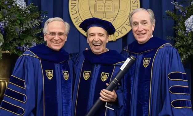 Roberto Benigni: “Mi piacerebbe fare un piccolo film, un’opera personale che dia gioia e spensieratezza”